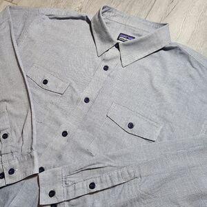 Patagonia Button Down Shirt Sz XL Mens White/Gray/Smolder Blue Plaid Buckshot
